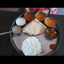 Dagmar freute sich, wieder ein südindisches Thali genießen zu können